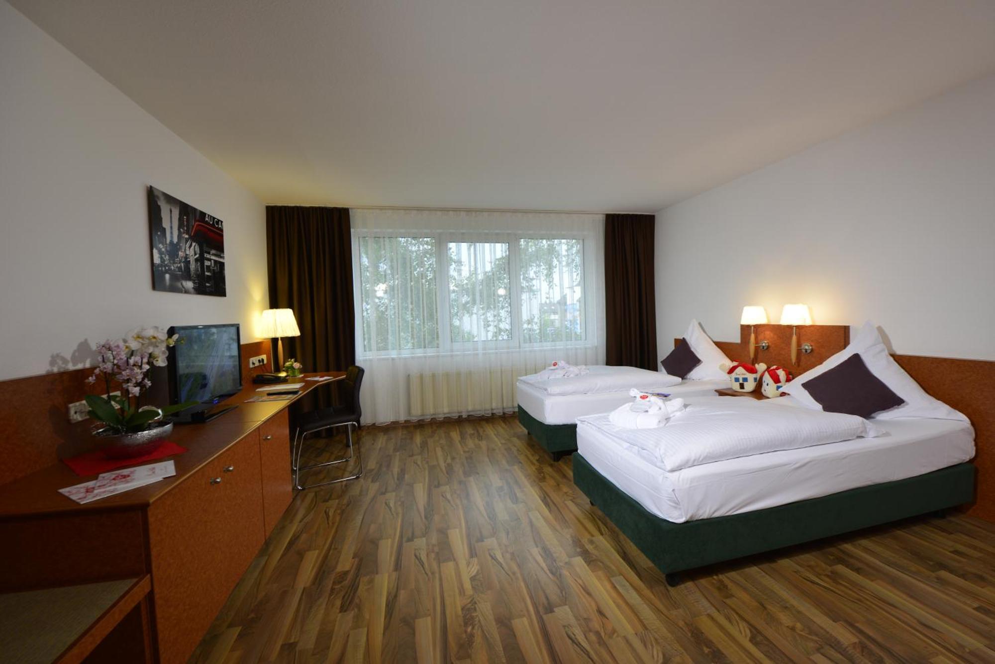 Michel Hotel Frankfurt Airport Rüsselsheim Exterior foto